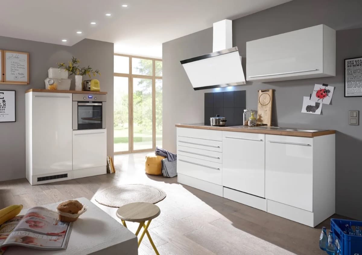 Cocina lineal Respekta Premium 320 · 320 cm · blanco alto brillo